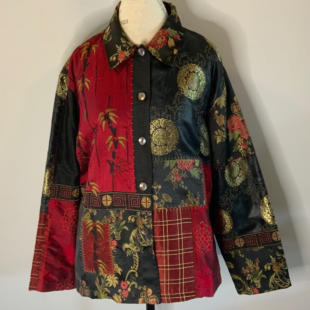 Chico's Beautiful Asian Inspired Jacket Size 3, Red, Black and Gold
